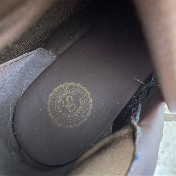 Boots - Picture 6 of 8